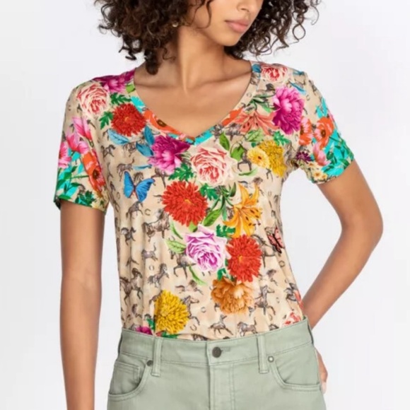 Johnny Was Lace garden favourites short sleeve v-neck womens shirt - Picture 5 of 9